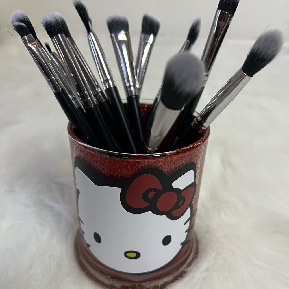 Hello Kitty Makeup Brush holder with makeup brushes